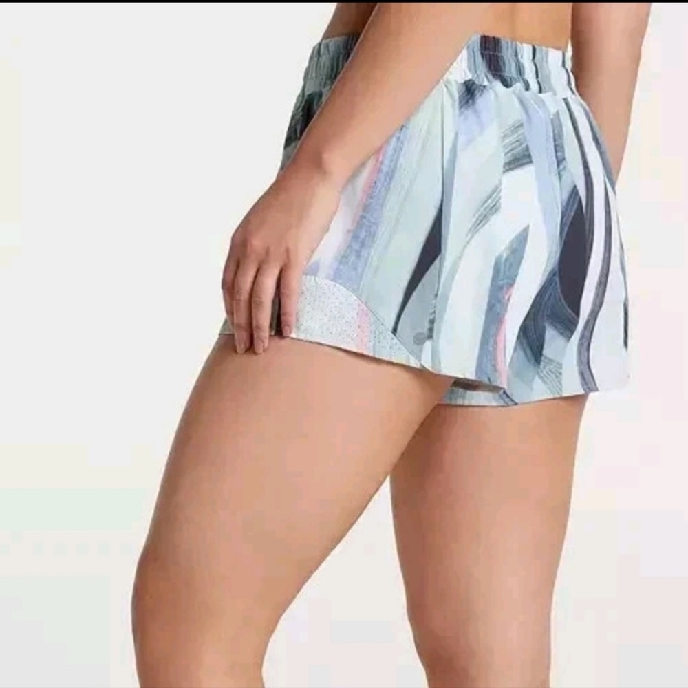 Calia by Carrie Underwood Infinity Run Short - Picture 12 of 16